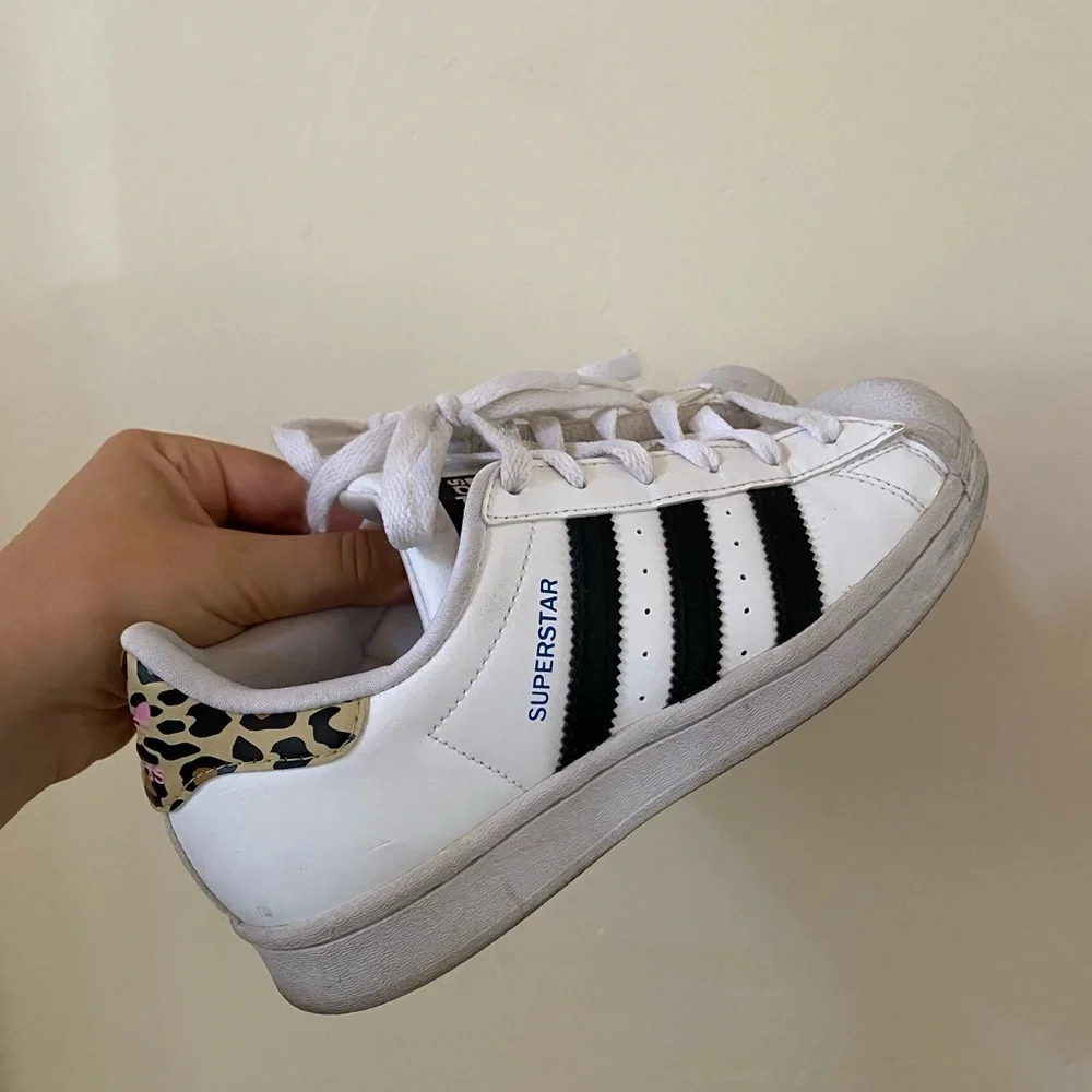 Adidas Superstar J Kids 3.5Y Sneakers with Leopard Cheetah Print Heel